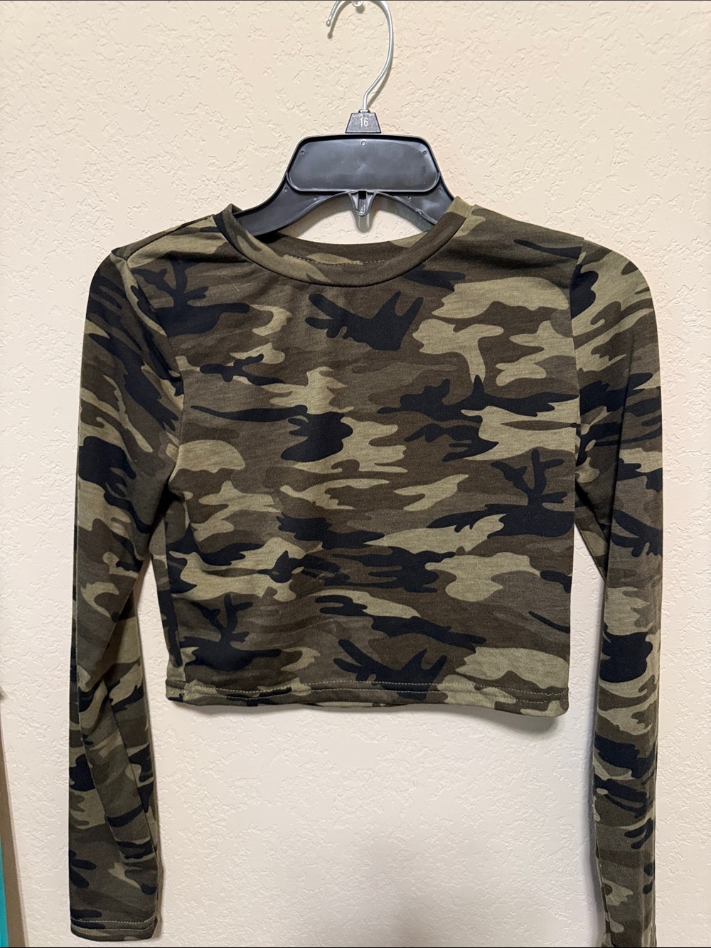 Camo Long Sleeve Crop Top - Olive Green